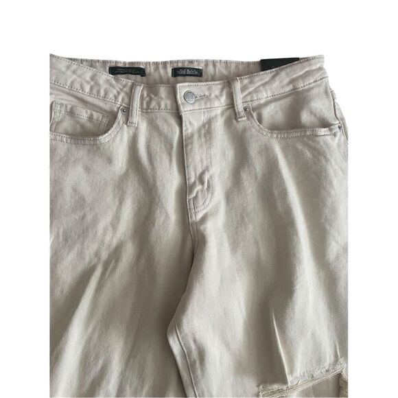 Wild Fable Women's Boyfriend Distressed Jeans Beige Medium - Picture 9 of 9